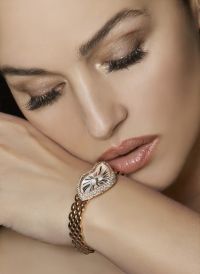 Моника Белуччи и часы Cartier